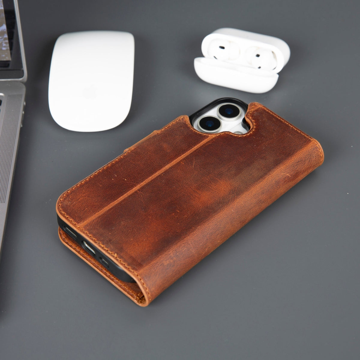 Casper iPhone 18 Full-Grain Leather Wallet Case