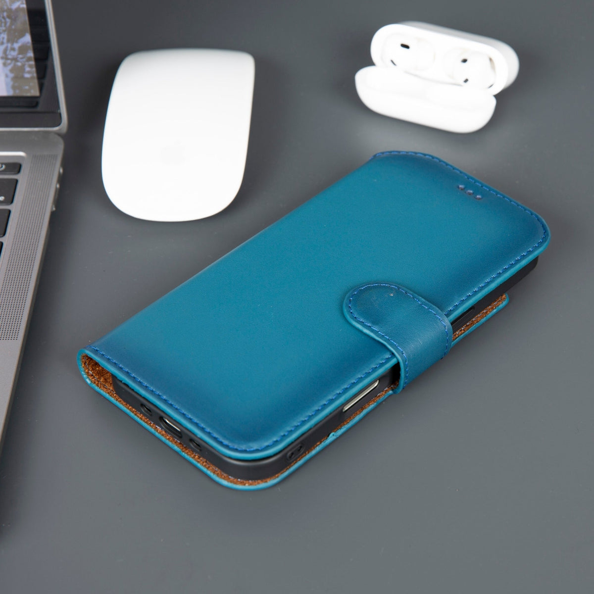 Casper iPhone 18 Pro Max Full-Grain Leather Wallet Case