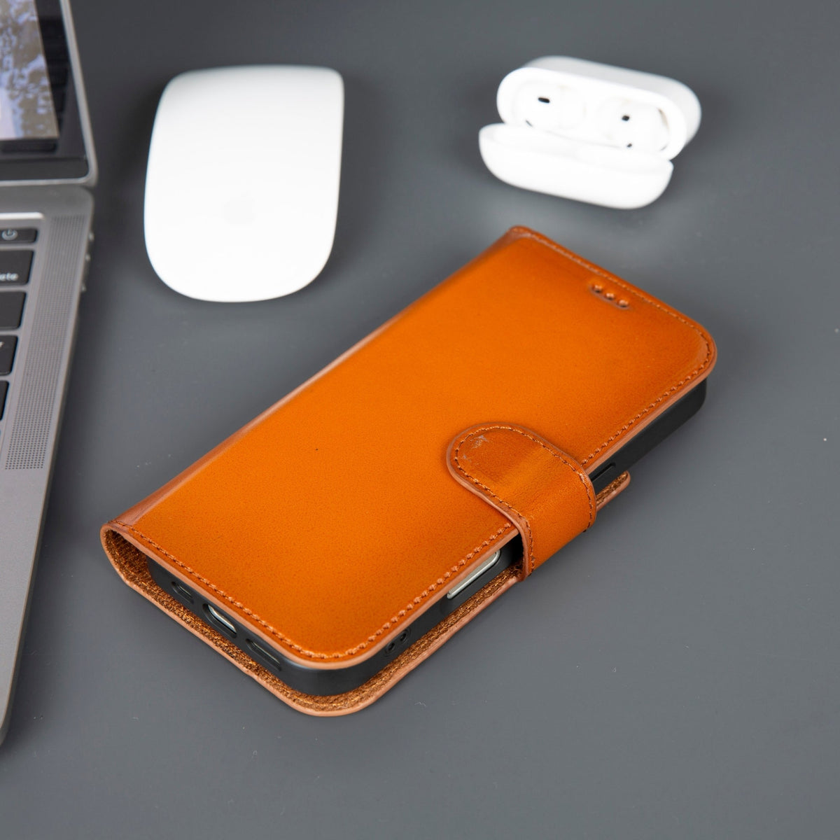 Casper iPhone 18 Pro Full-Grain Leather Wallet Case